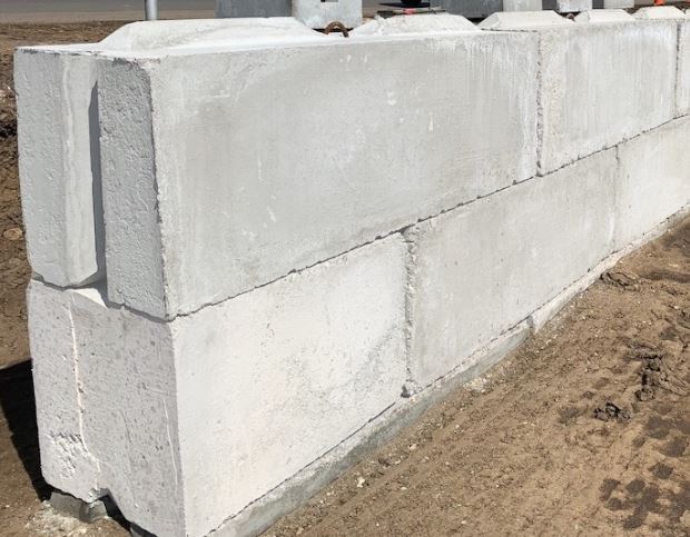 Retaining wall block
